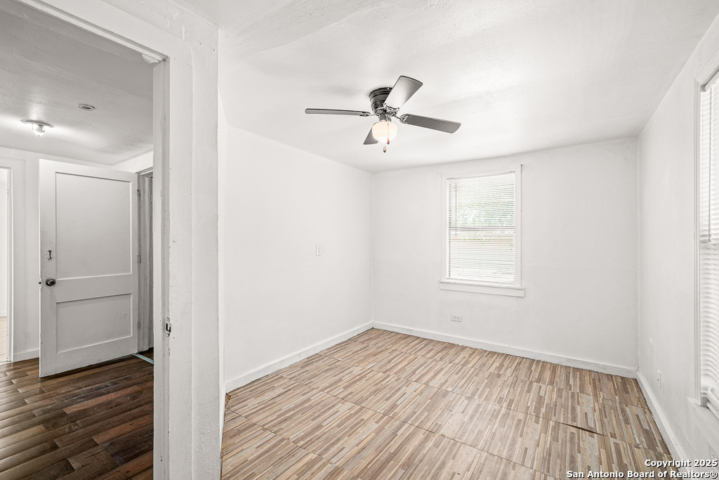 2025 Standish Floresville TX 78114