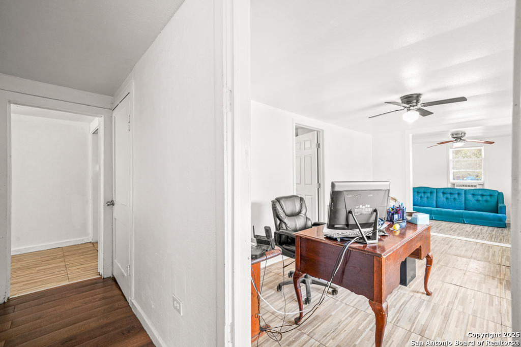 2025 Standish Floresville TX 78114