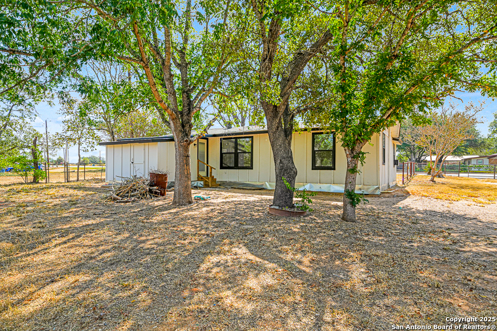 2025 Standish Floresville TX 78114