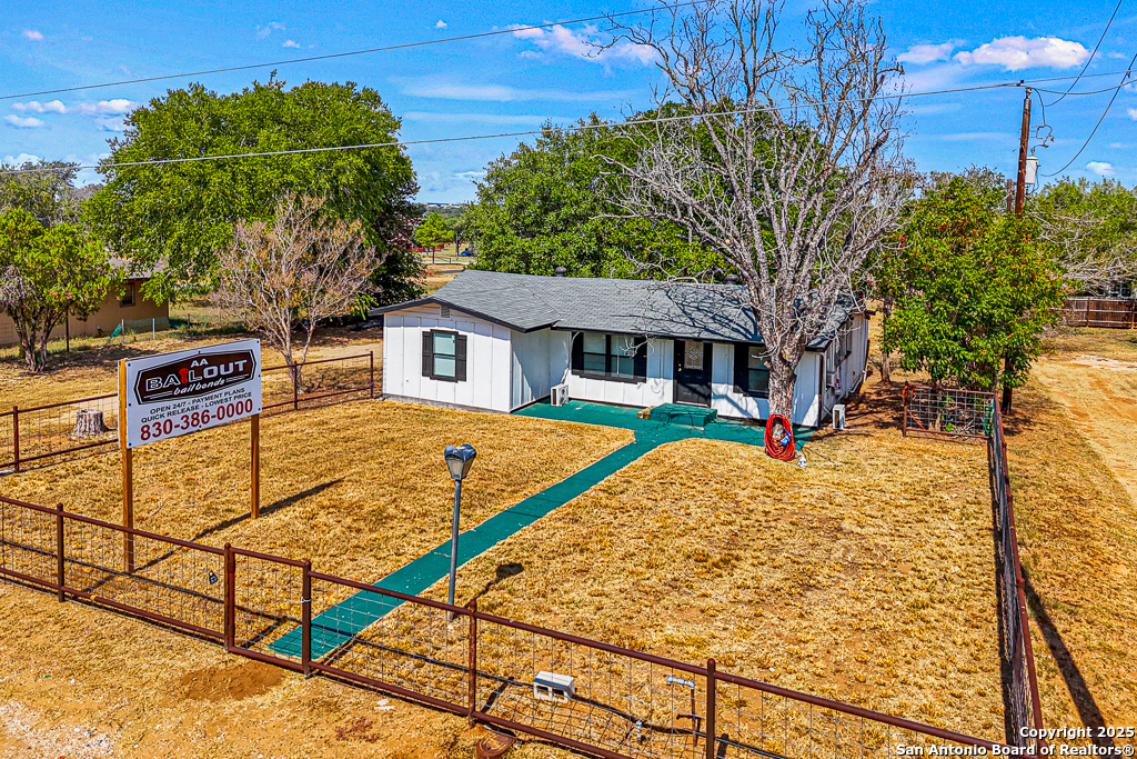 2025 Standish Floresville TX 78114