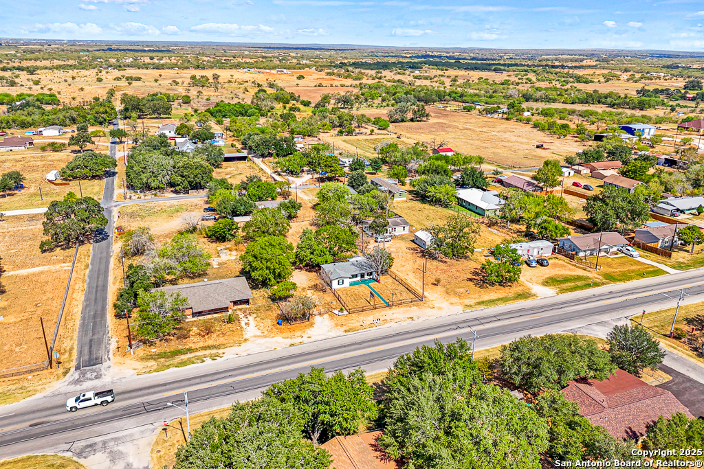 2025 Standish Floresville TX 78114