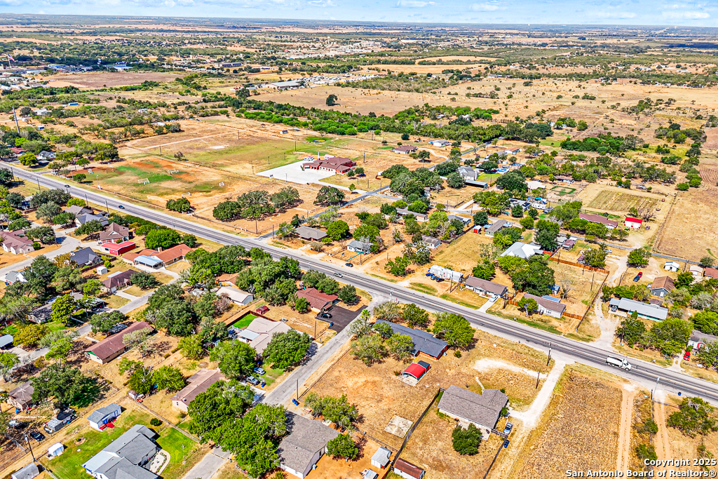 2025 Standish Floresville TX 78114