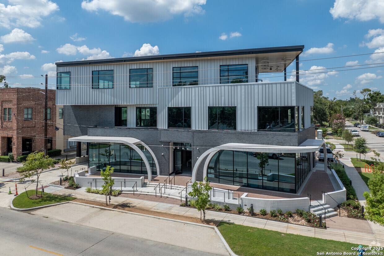 1023 Studewood Houston TX 77008