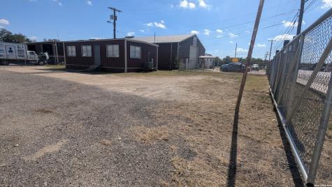 2940 Ww White San Antonio TX 78222
