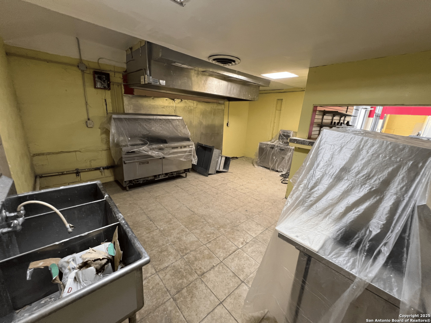 2803 E Houston San Antonio TX 78202