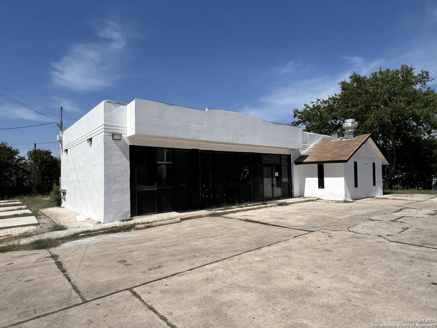 2803 E Houston San Antonio TX 78202