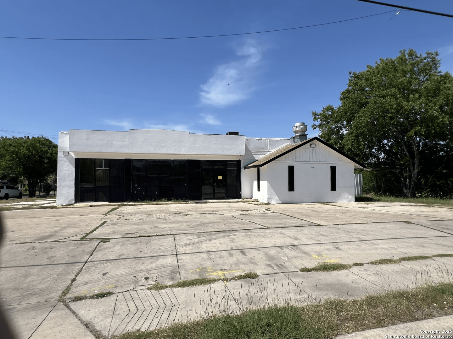 2803 E Houston San Antonio TX 78202