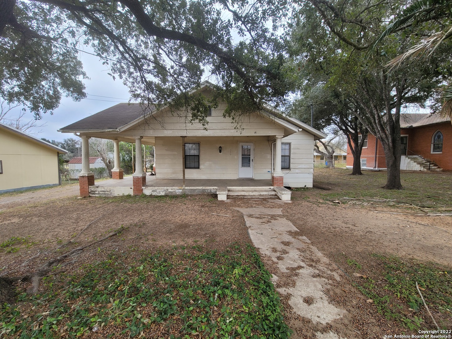 207 W Viggie Street Hebbronville TX 78361