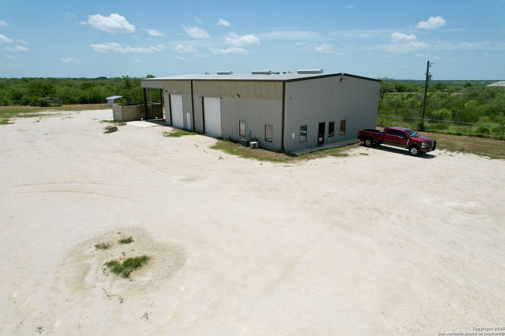 1273 County Road 429 Pleasanton TX 78064