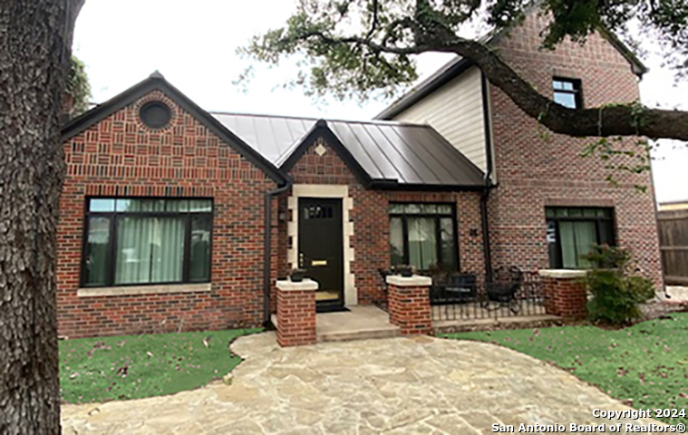 229 N Main Street Boerne TX 78006