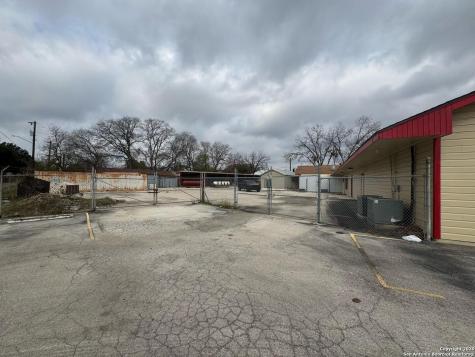 2567 Goliad San Antonio TX 78223