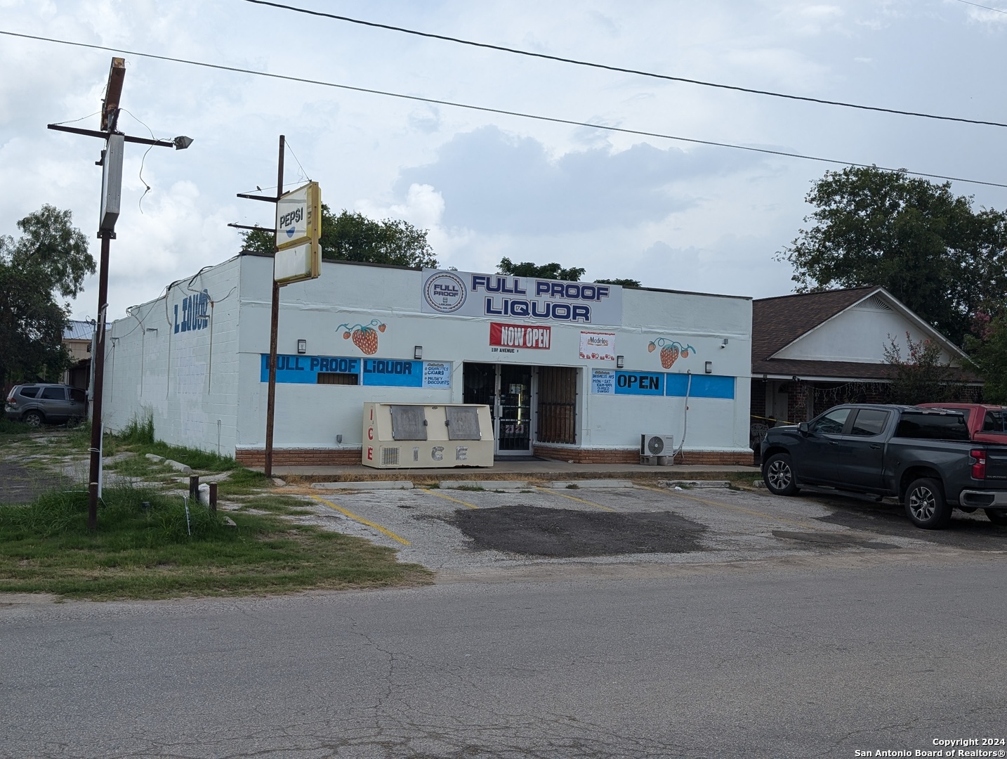 100 Avenue H Poteet TX 78065