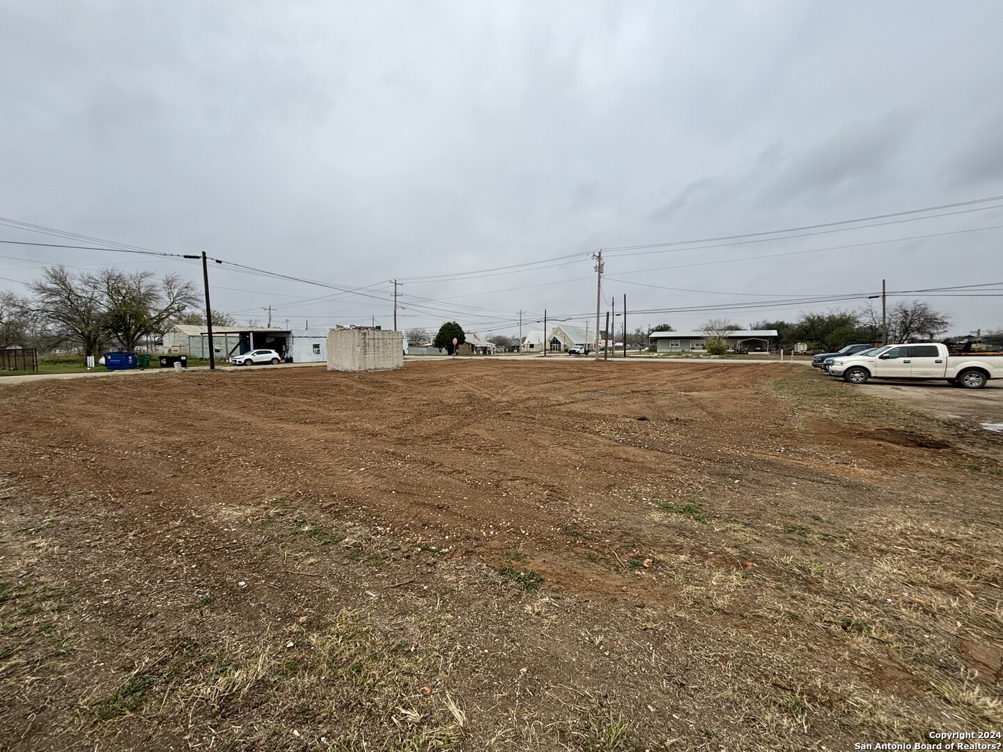 30 S Edwards Avenue Charlotte TX 78011