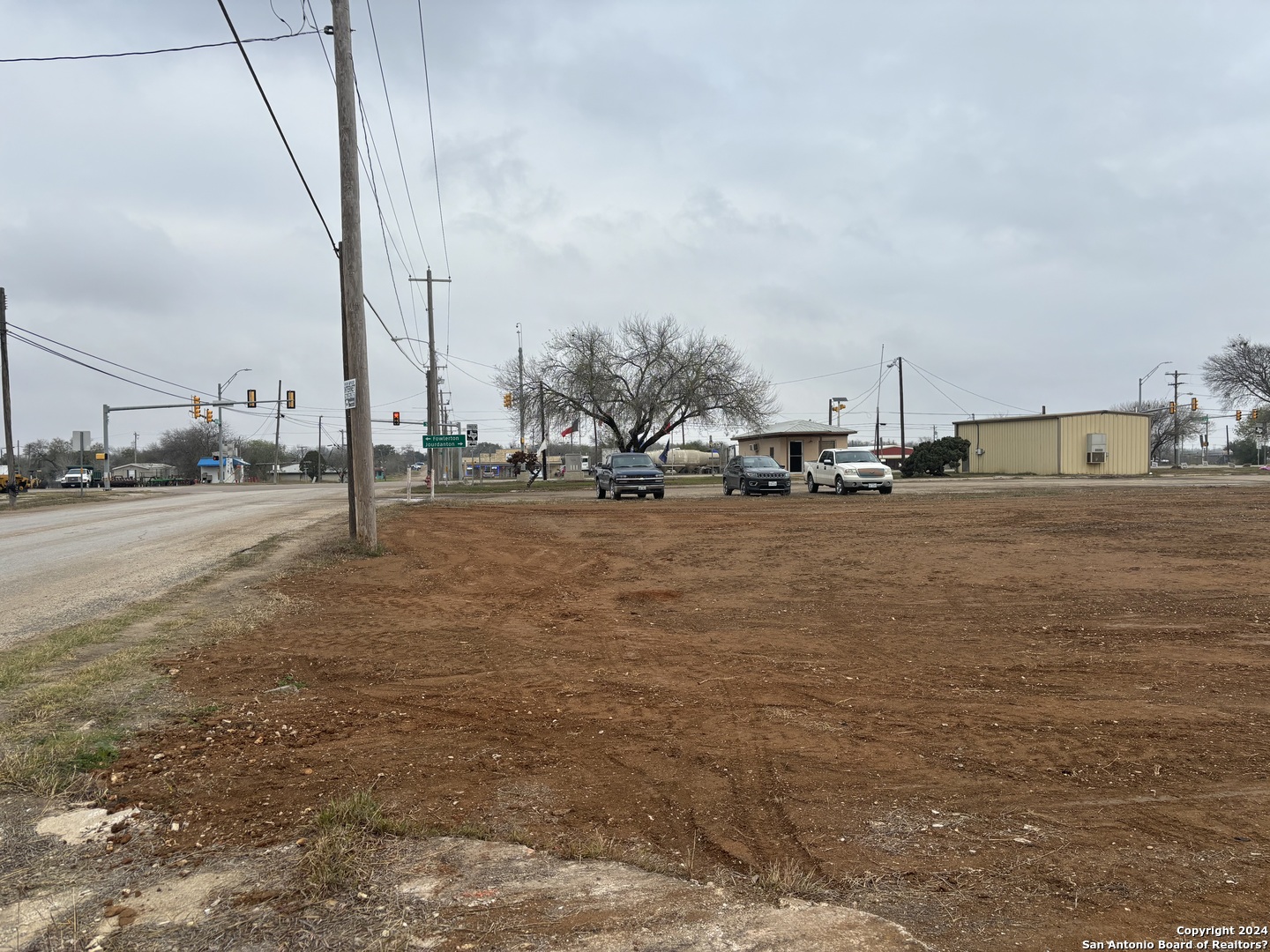 30 S Edwards Avenue Charlotte TX 78011