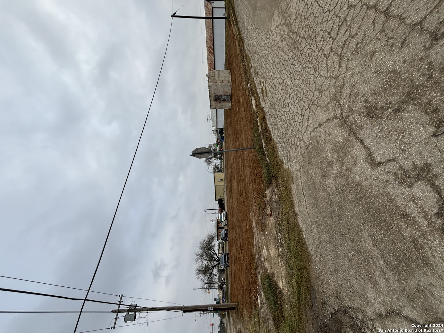 30 S Edwards Avenue Charlotte TX 78011