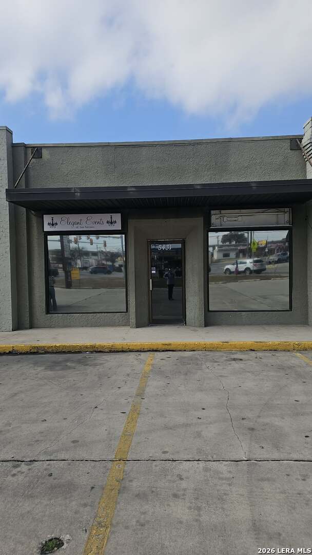 5437 Blanco San Antonio TX 78216