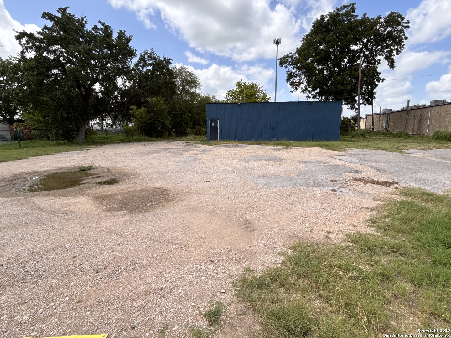 2501 19th Hondo TX 78861