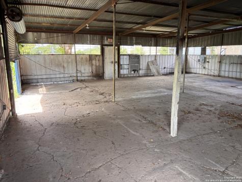 2501 19th Hondo TX 78861