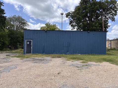 2501 19th Hondo TX 78861