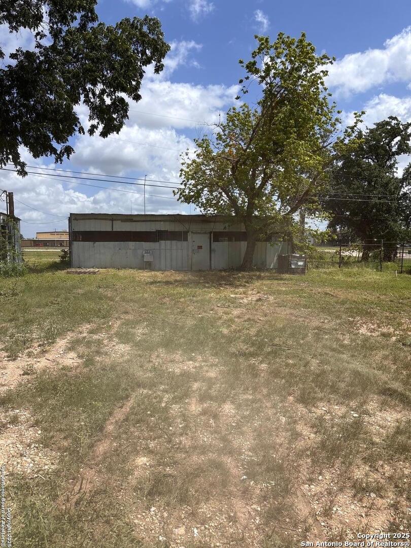 2501 19th Hondo TX 78861