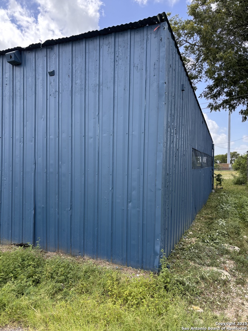 2501 19th Hondo TX 78861