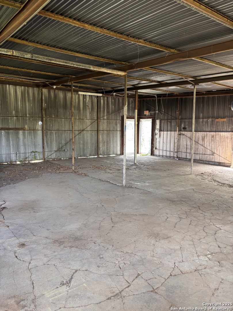 2501 19th Hondo TX 78861