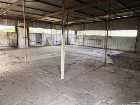 2501 19th Hondo TX 78861