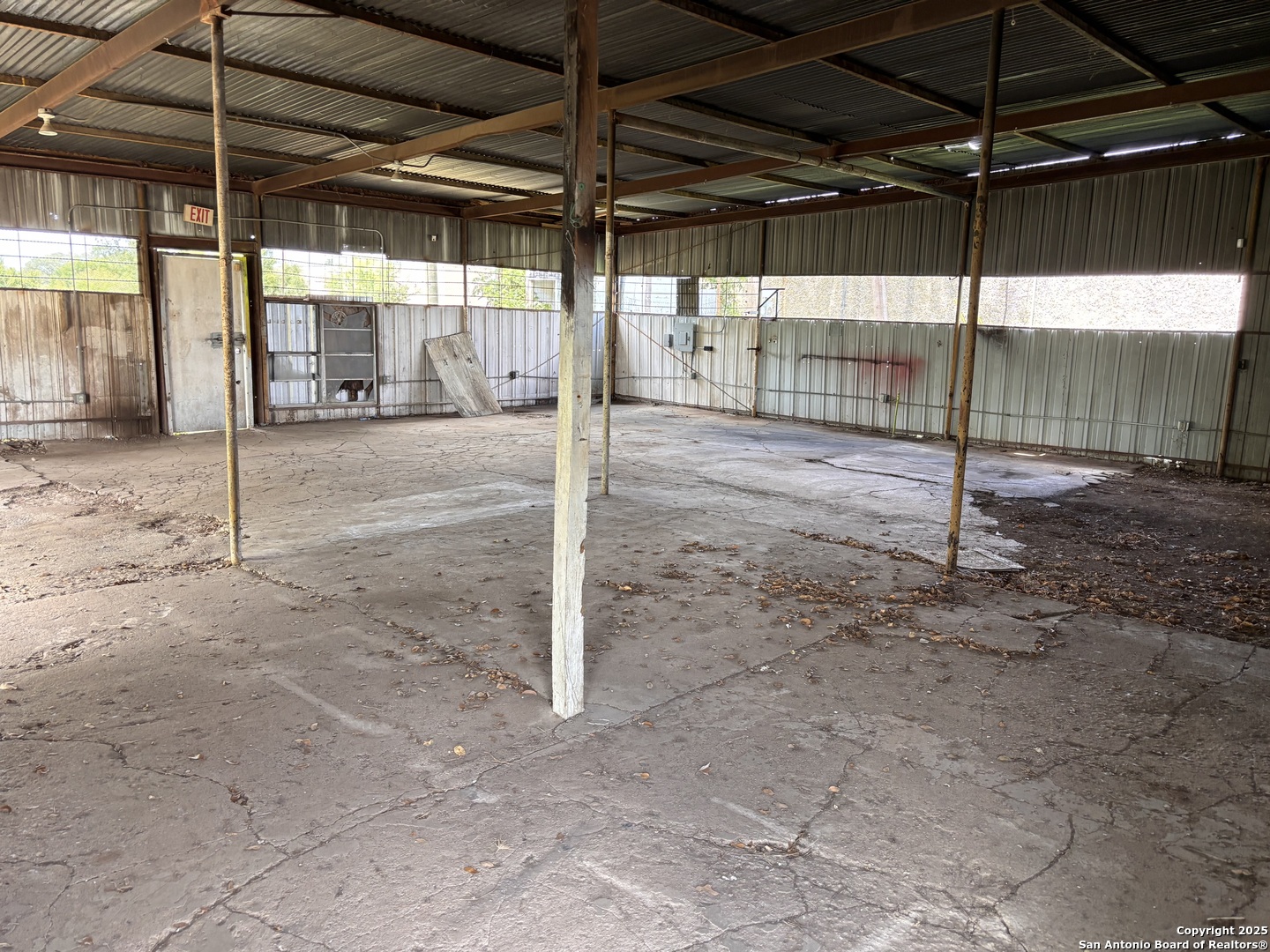 2501 19th Hondo TX 78861