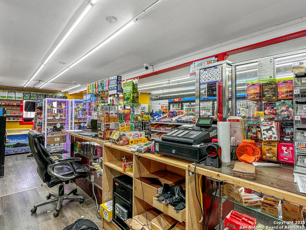 702 Avenue H Poteet TX 78065