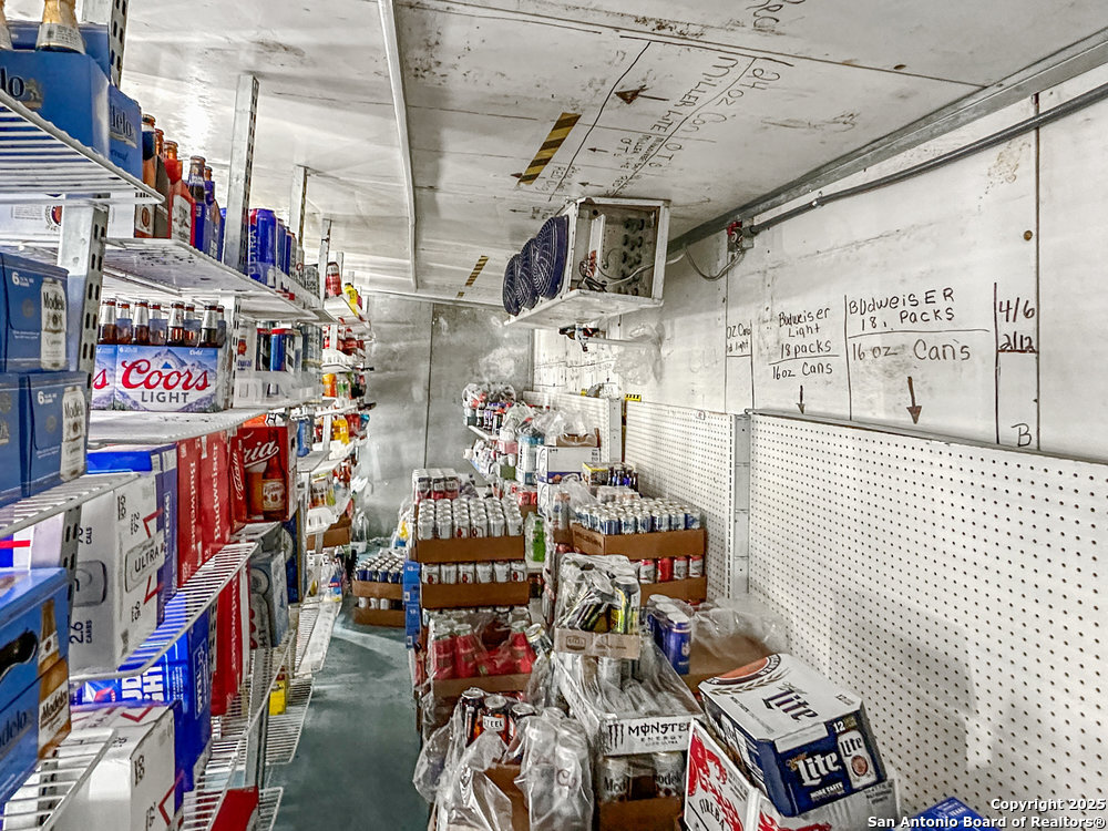 702 Avenue H Poteet TX 78065