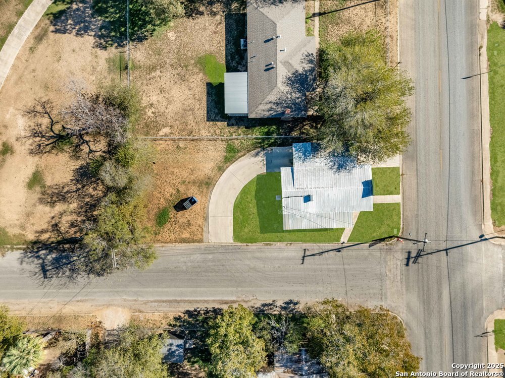 702 Avenue H Poteet TX 78065