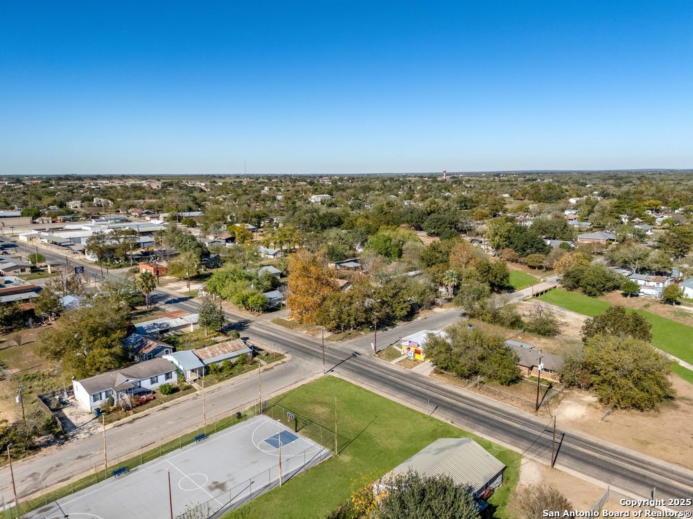 702 Avenue H Poteet TX 78065