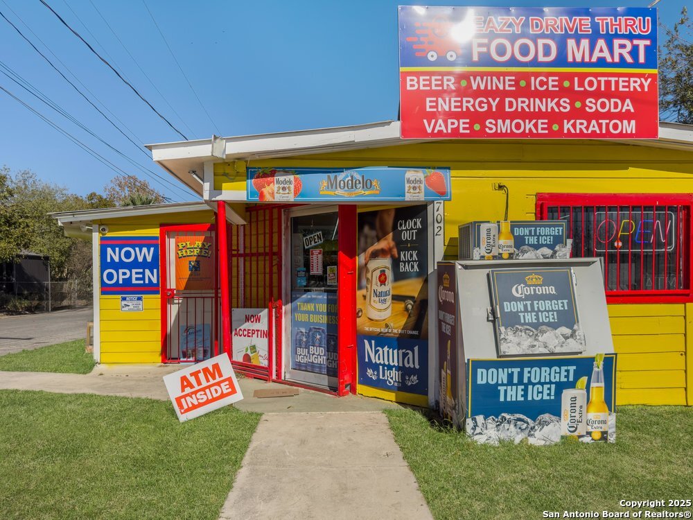 702 Avenue H Poteet TX 78065