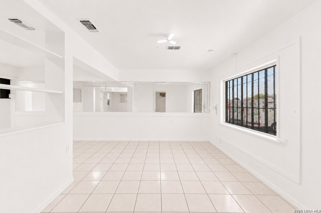 4166 Culebra San Antonio TX 78228