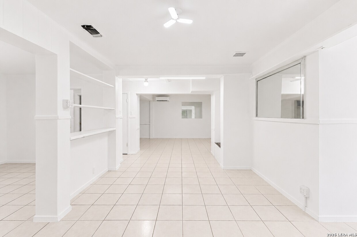 4166 Culebra San Antonio TX 78228