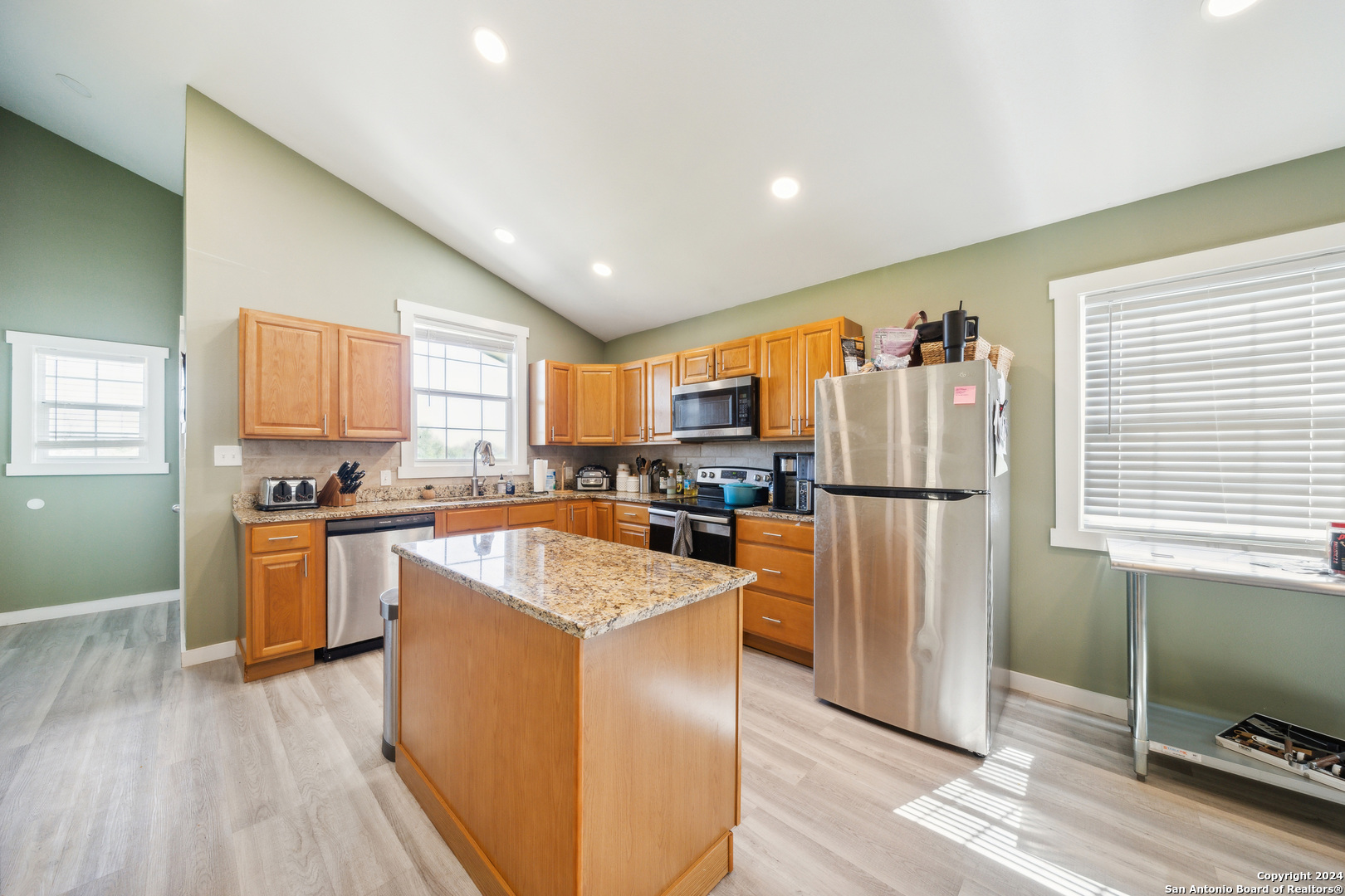 3590 County Road 4713 Lacoste TX 78039