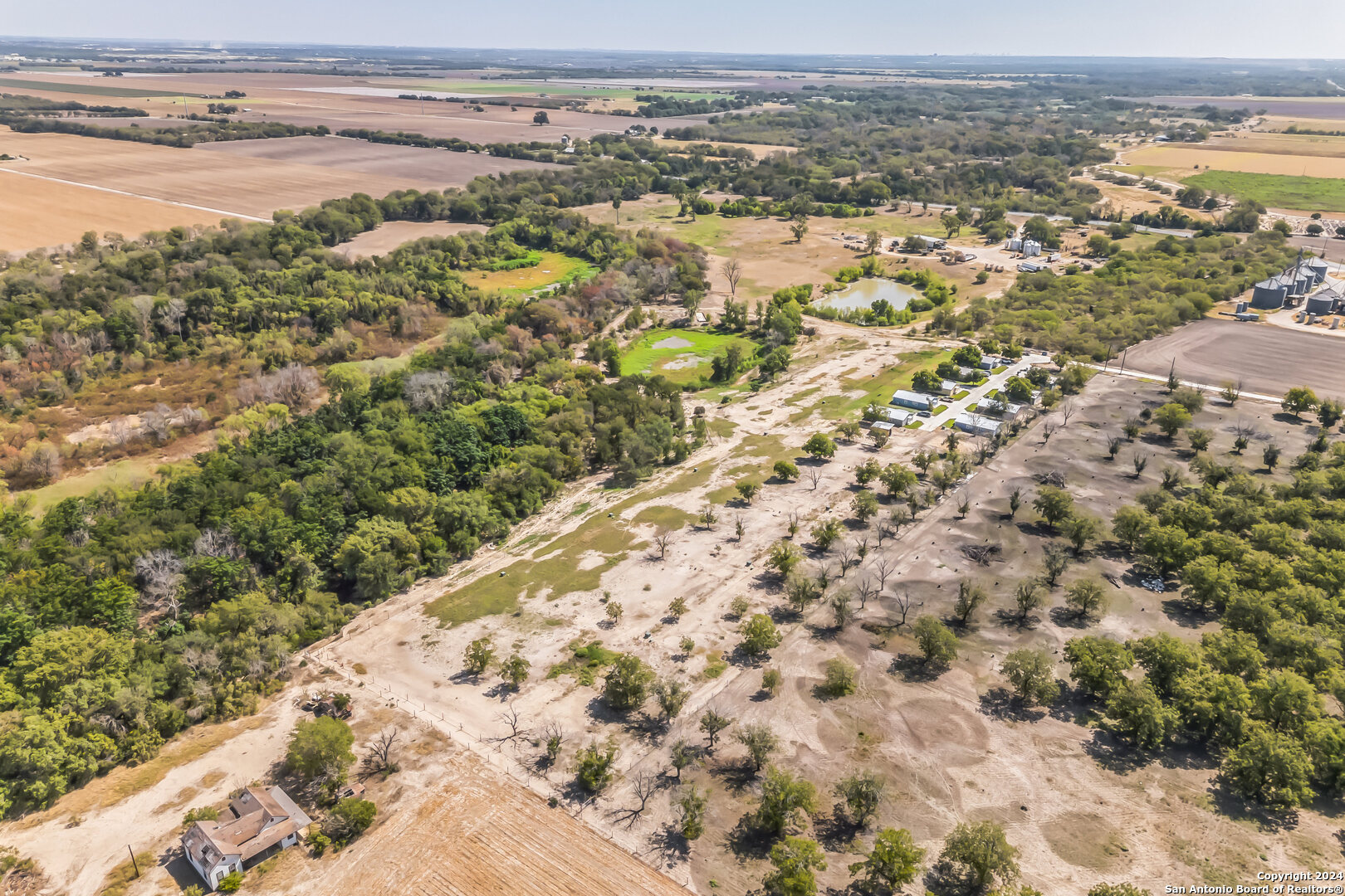 3590 County Road 4713 Lacoste TX 78039