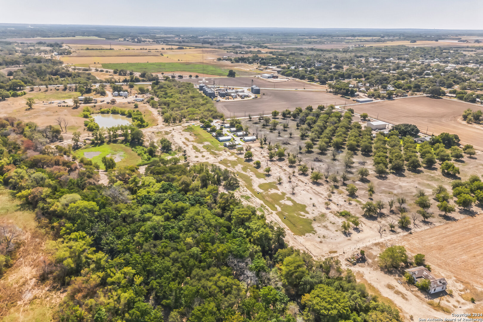 3590 County Road 4713 Lacoste TX 78039