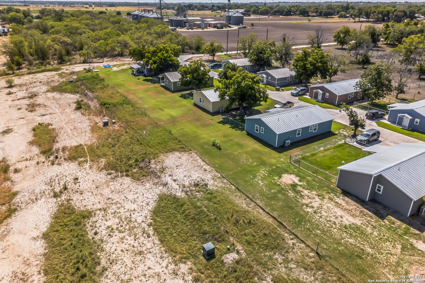 3590 County Road 4713 Lacoste TX 78039