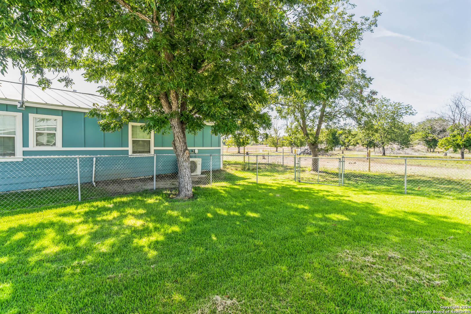 3590 County Road 4713 Lacoste TX 78039