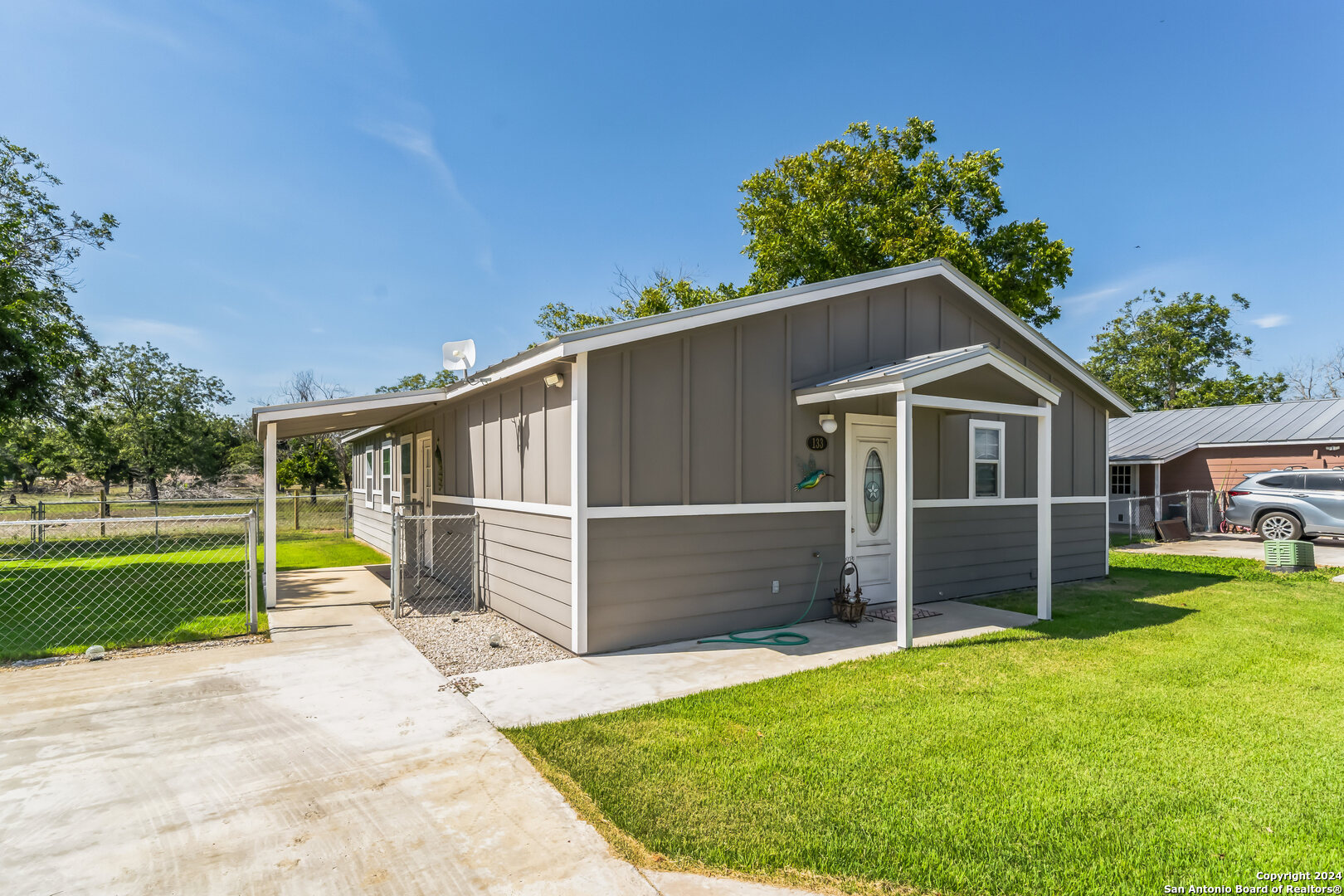 3590 County Road 4713 Lacoste TX 78039