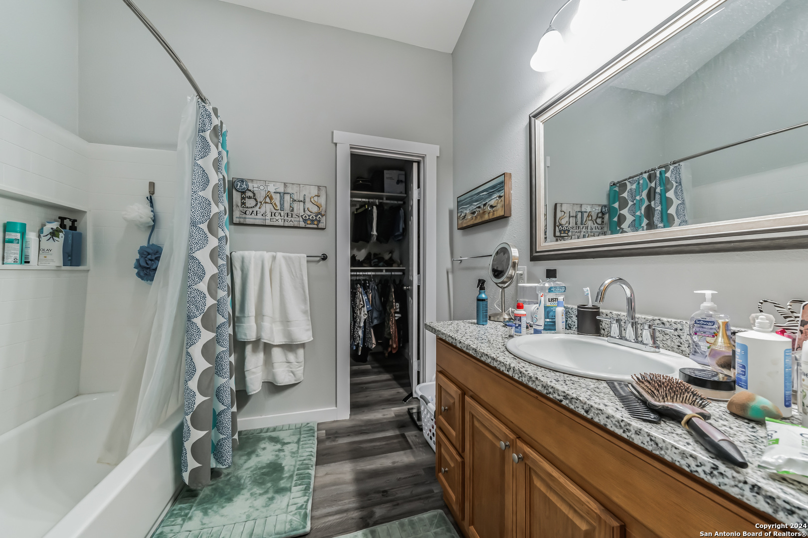 3590 County Road 4713 Lacoste TX 78039