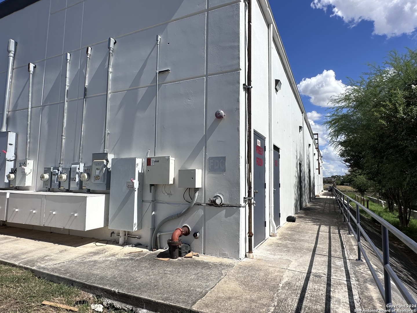 8142 Shin Oak Live Oak TX 78233