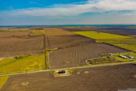 0 5714 County Road Natalia TX 78059