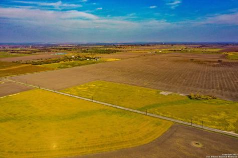 0 5714 County Road Natalia TX 78059