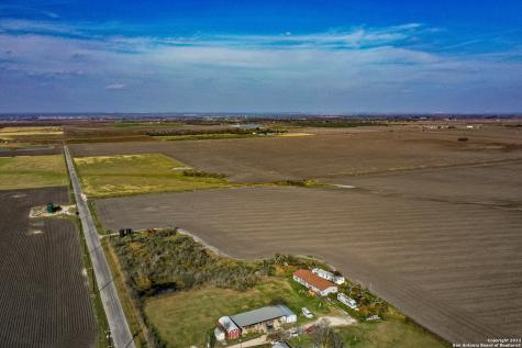 0 5714 County Road Natalia TX 78059