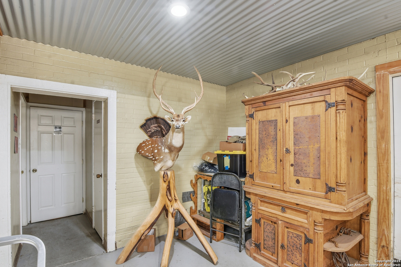 320 E Fisher Uvalde TX 78881