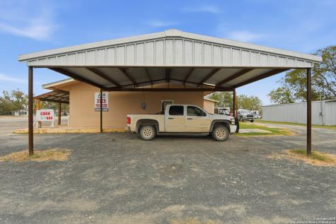 320 E Fisher Uvalde TX 78881
