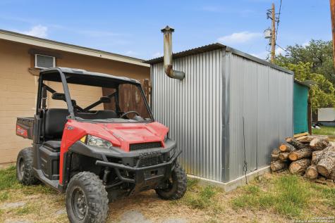 320 E Fisher Uvalde TX 78881