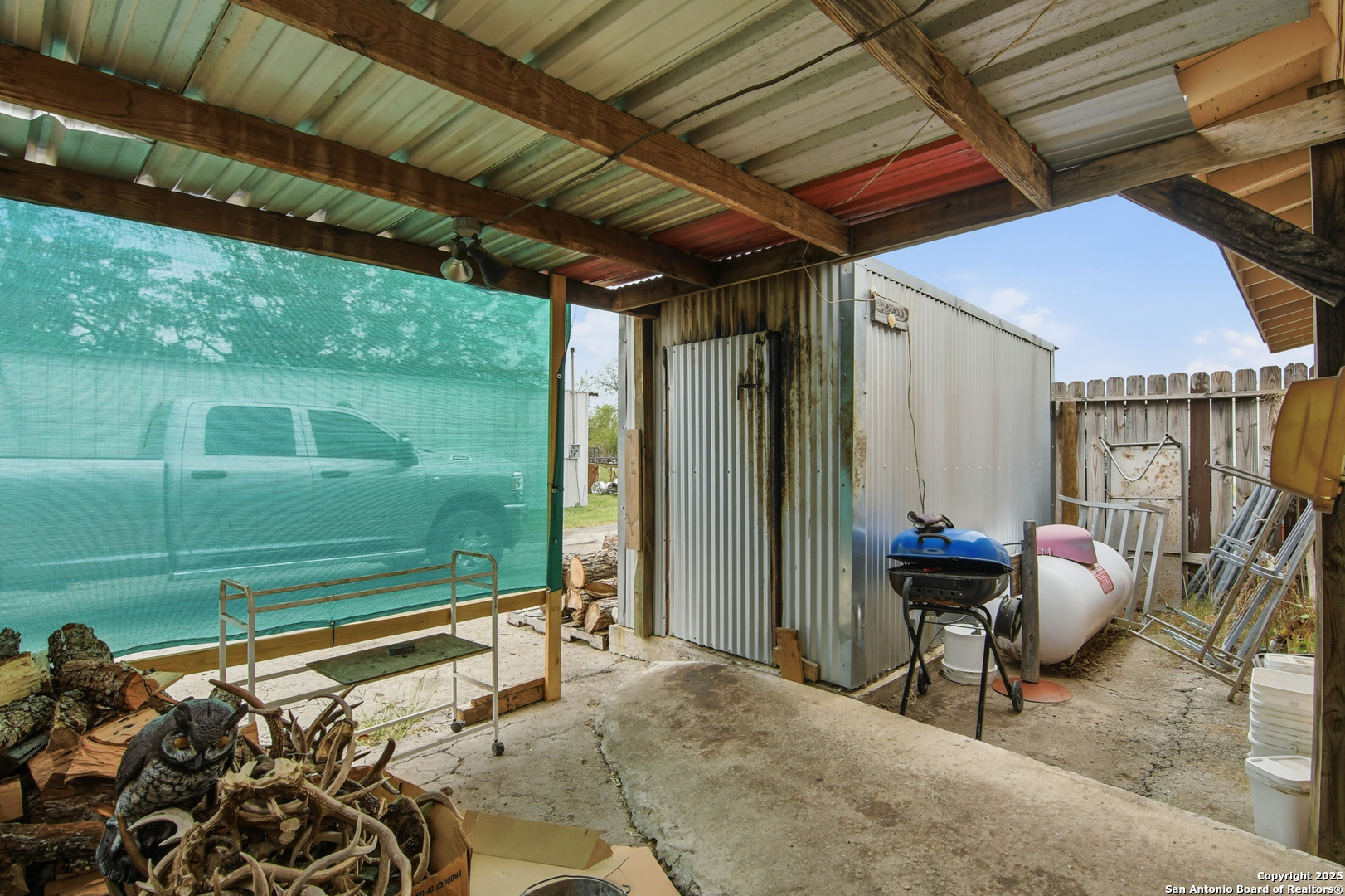 320 E Fisher Uvalde TX 78881